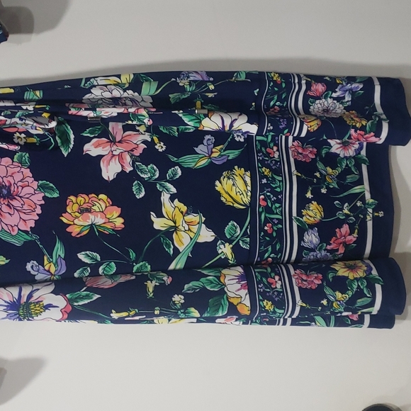 Dress - Picture 8 of 9